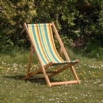 Folding hardwood beach lounge